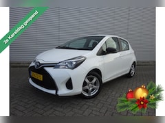 Toyota Yaris - 1.5 Hybrid Business Plus Climate control / Trekhaak / Stoelverwarming