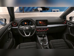 Seat Arona - 1.0 EcoTSI 95 5MT FR Business Connect | Achteruitrijcamera | Airconditioning automatisch m