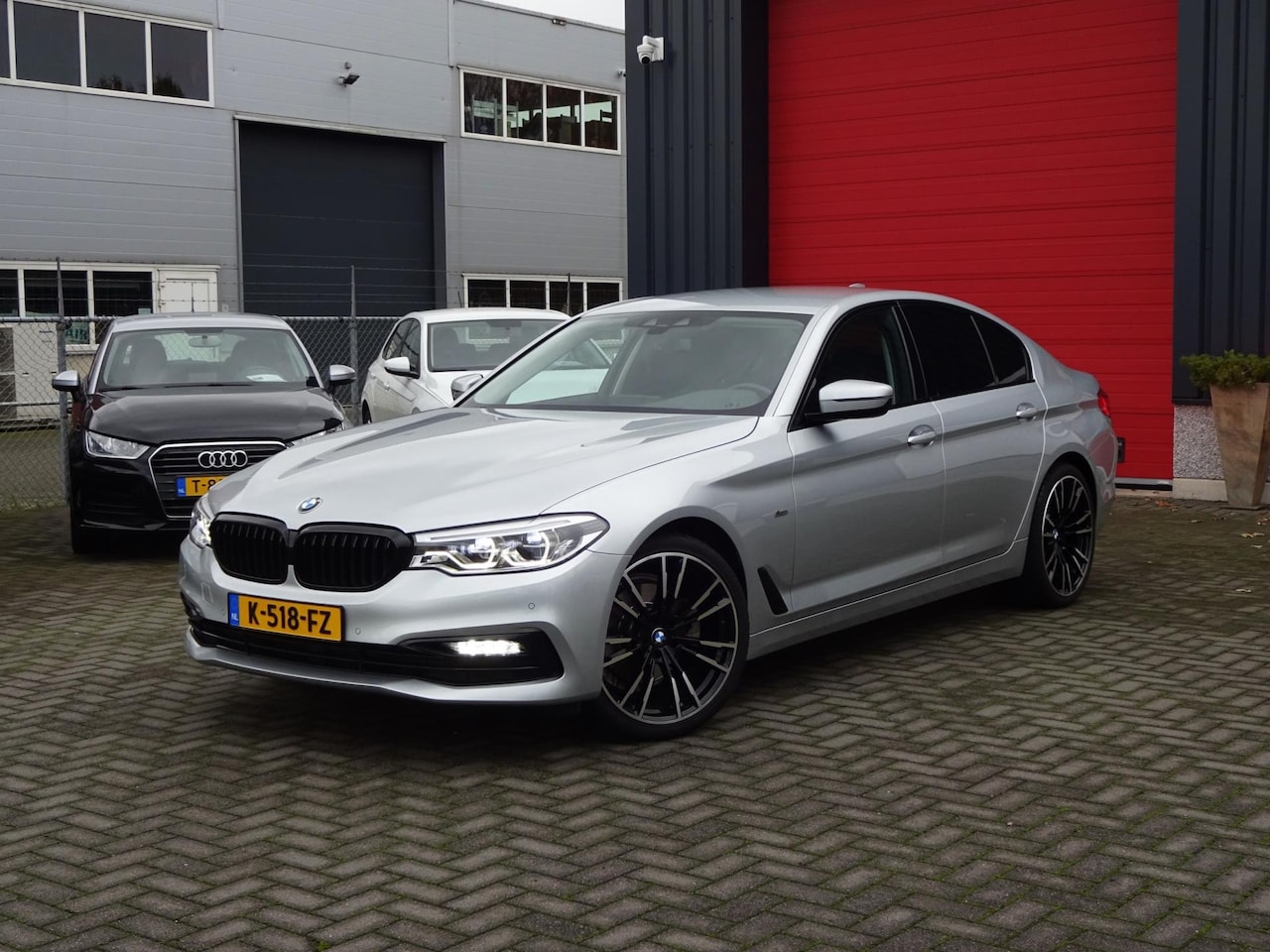 BMW 5-serie - 520i Executive Sportline , Automaat,Elect.Trekhaak - AutoWereld.nl