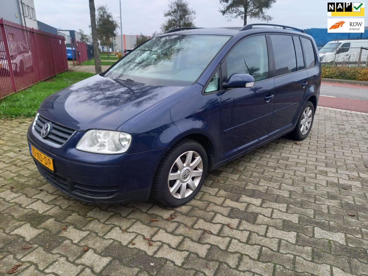 Volkswagen Touran - 1.6-16V FSI Trendline 2003 Airco Cruise Apk 12-2025!! - AutoWereld.nl