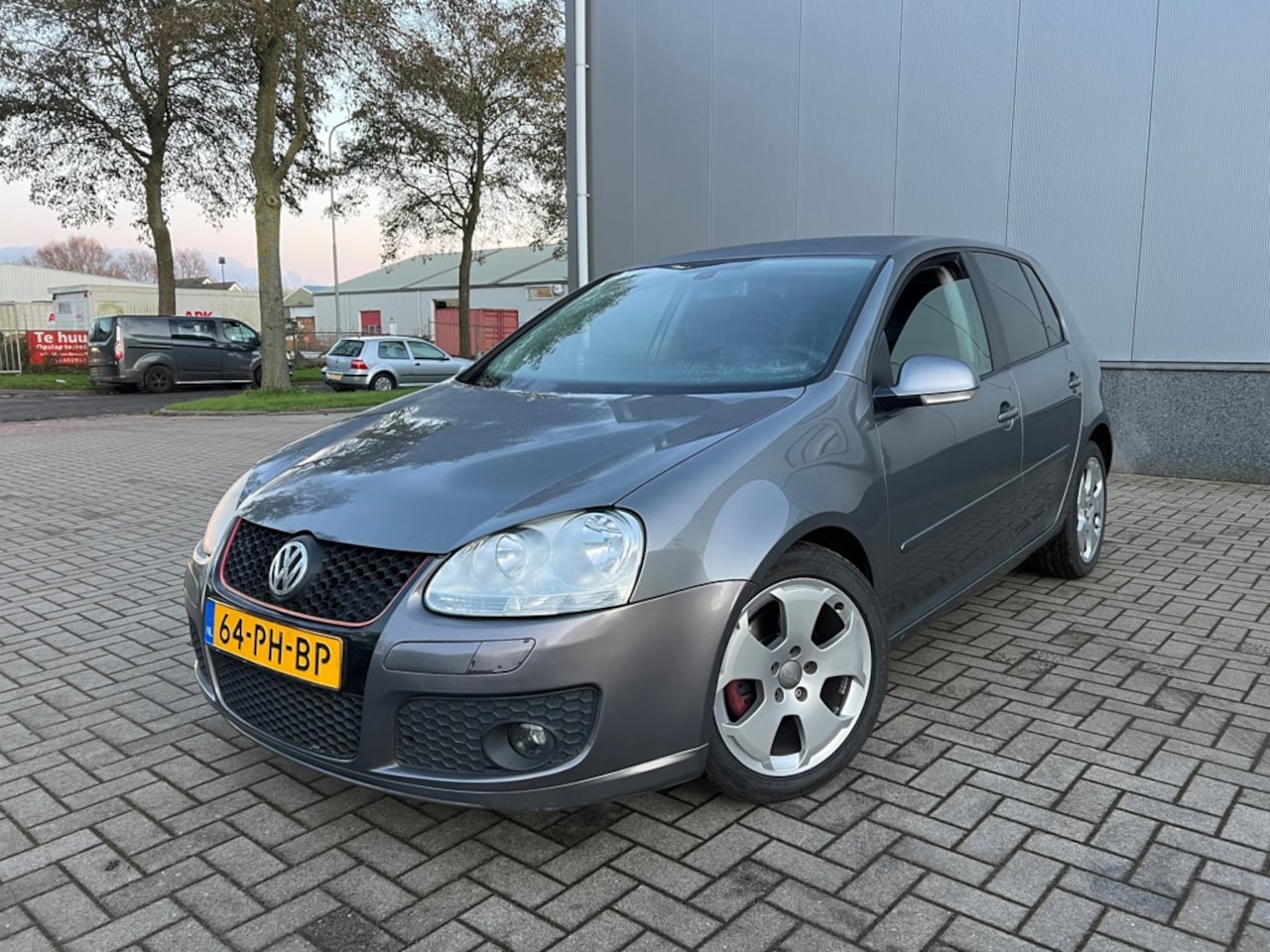 Volkswagen Golf - 2.0 FSI Comfortline Automaat GTI Look - AutoWereld.nl