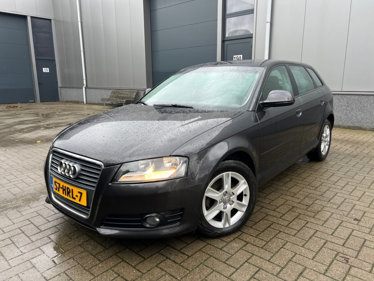 Audi A3 Sportback - 1.8 TFSI Attraction Business Edition 1.8 TFSI Attraction Business Edition - AutoWereld.nl