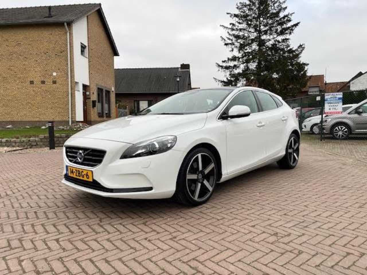 Volvo V40 - 1.6 T3 Summum 1.6 T3 Summum - AutoWereld.nl