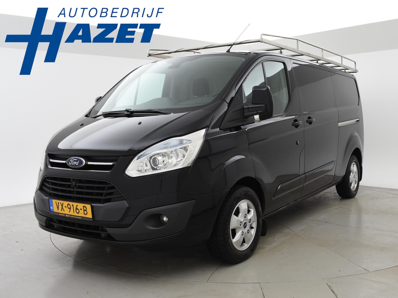 Ford Transit Custom - 290 2.2 TDCI L2H1 155 PK LIMITED + 2 SCHUIFDEUREN / 2800 KG TREKHAAK - AutoWereld.nl