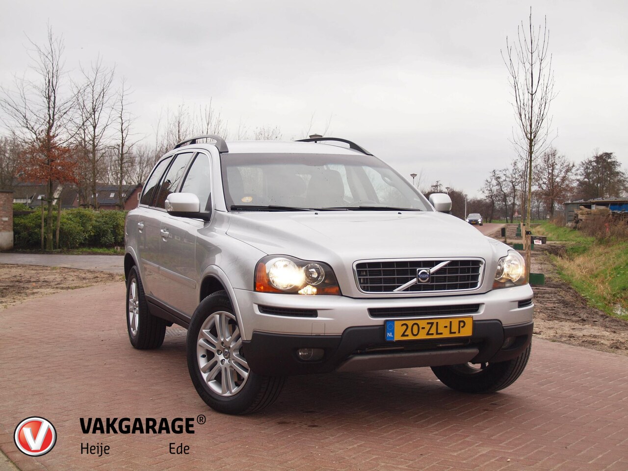 Volvo XC90 - 2.4 D5 Momentum | Dealeronderhouden | Cruise Control | Automaat | 7 Persoons | Leer | - AutoWereld.nl