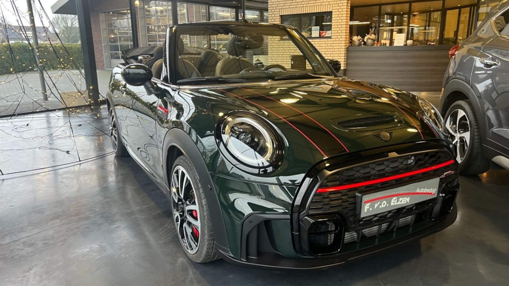 MINI Cabrio - 2.0 JCW JCW - AutoWereld.nl