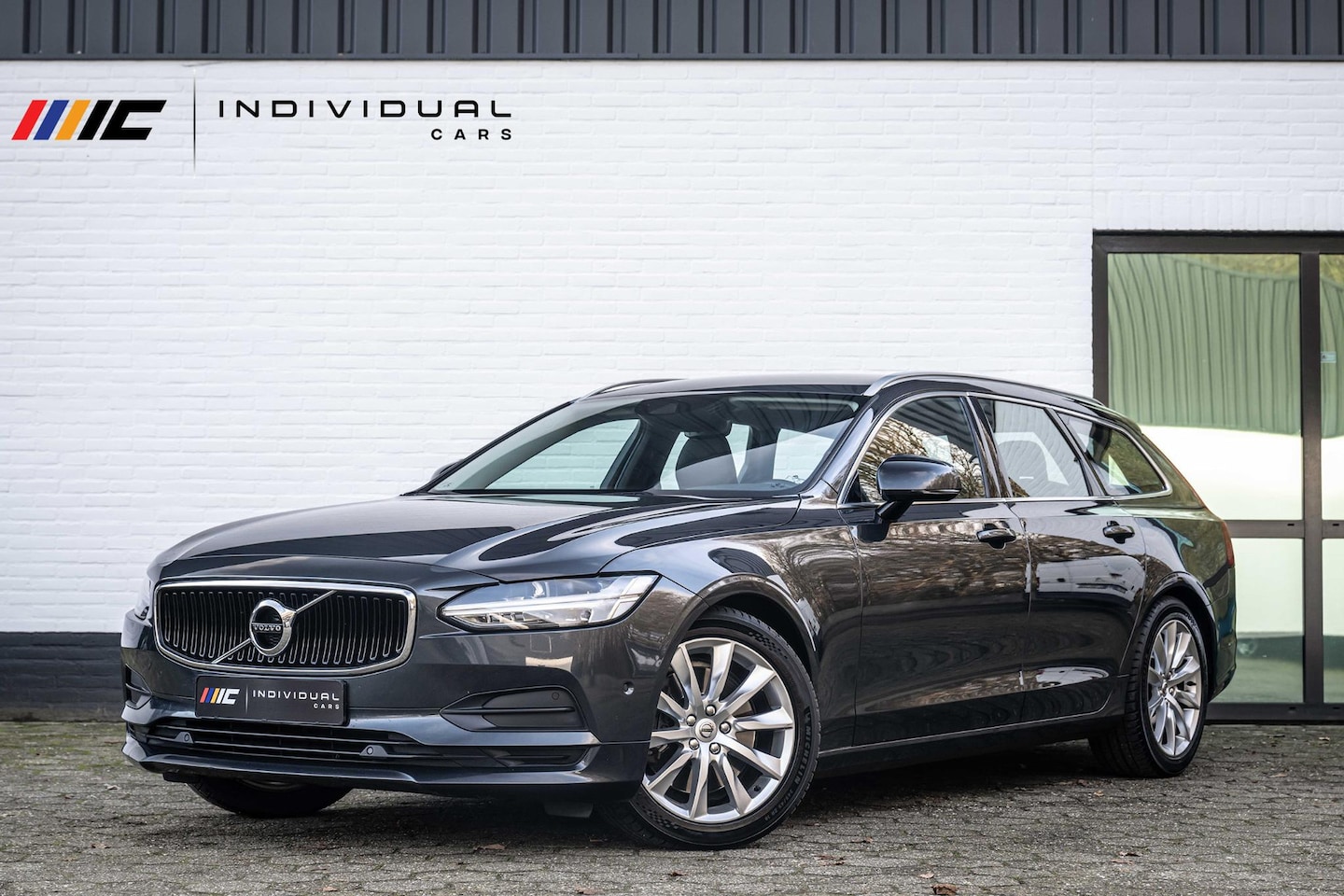 Volvo V90 - 2.0 T5 Momentum 2.0 T5 Momentum - AutoWereld.nl