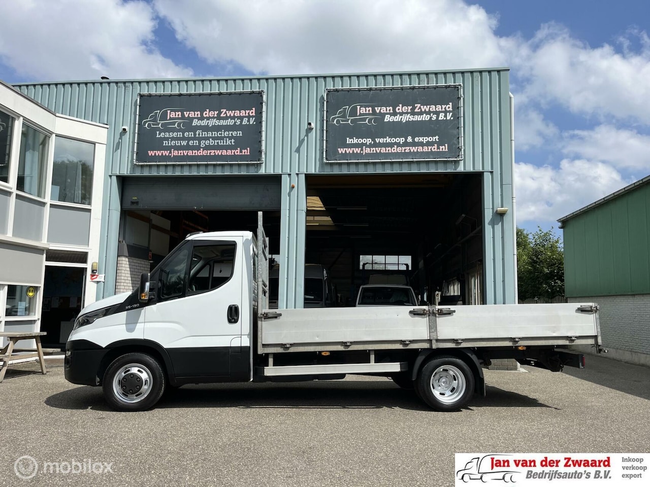 Iveco Daily - 35 C 13 2.3 Openlaadbak Airco Trekhaak Pick up 3 zitplaatsen - AutoWereld.nl