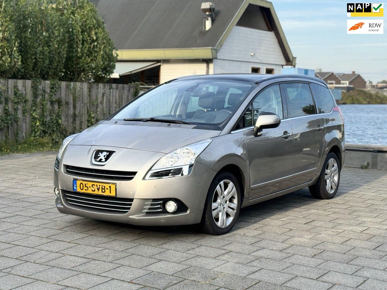 Peugeot 5008 - 1.6 THP Allure 5p.Automaat , cruise Controle, nieuwe apk ,panorama dak.km NAP - AutoWereld.nl