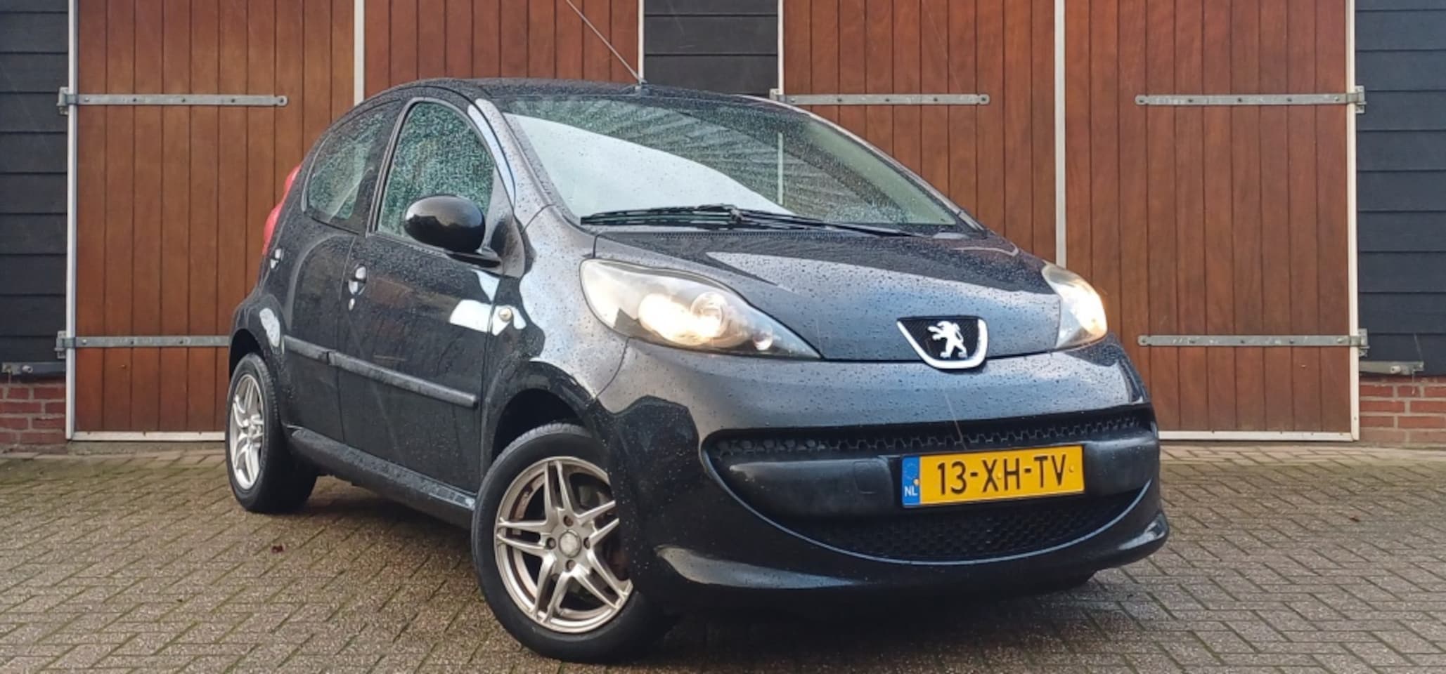 Peugeot 107 - 1.0-12V XS 1.0-12V XS, Nette auto, 5 deurs, NAP - AutoWereld.nl