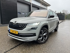 Skoda Kodiaq - 1.5 TSI Sportline Business 7p. ABT!! Sportline 7P Panodak, Trekhaak afneembaar, Stuurwielverwarming!!