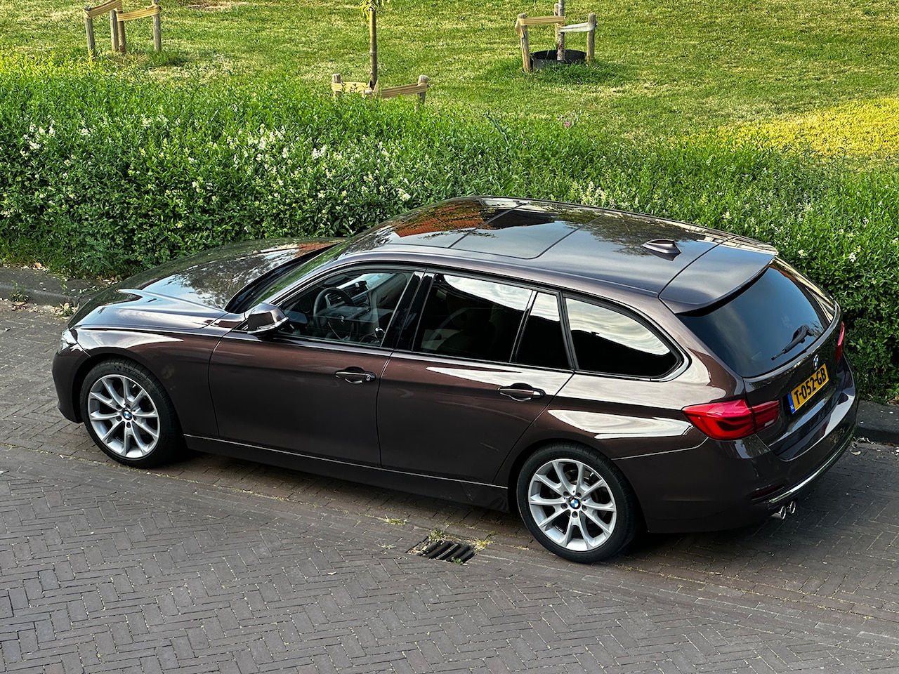 BMW 3-serie Touring - 320d M Sport UNIEK! 320D TOURING INDIVIDUAL | ACC | HUD | FULL LED | PANO - AutoWereld.nl