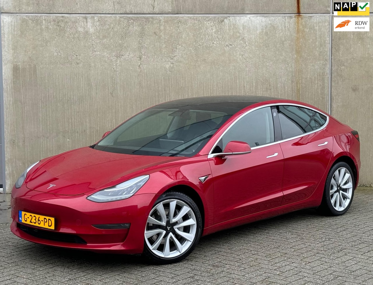 Tesla Model 3 - Long Range RWD Long Range AWD 75 kWh 2019 Rood FSD|19”|NAP - AutoWereld.nl