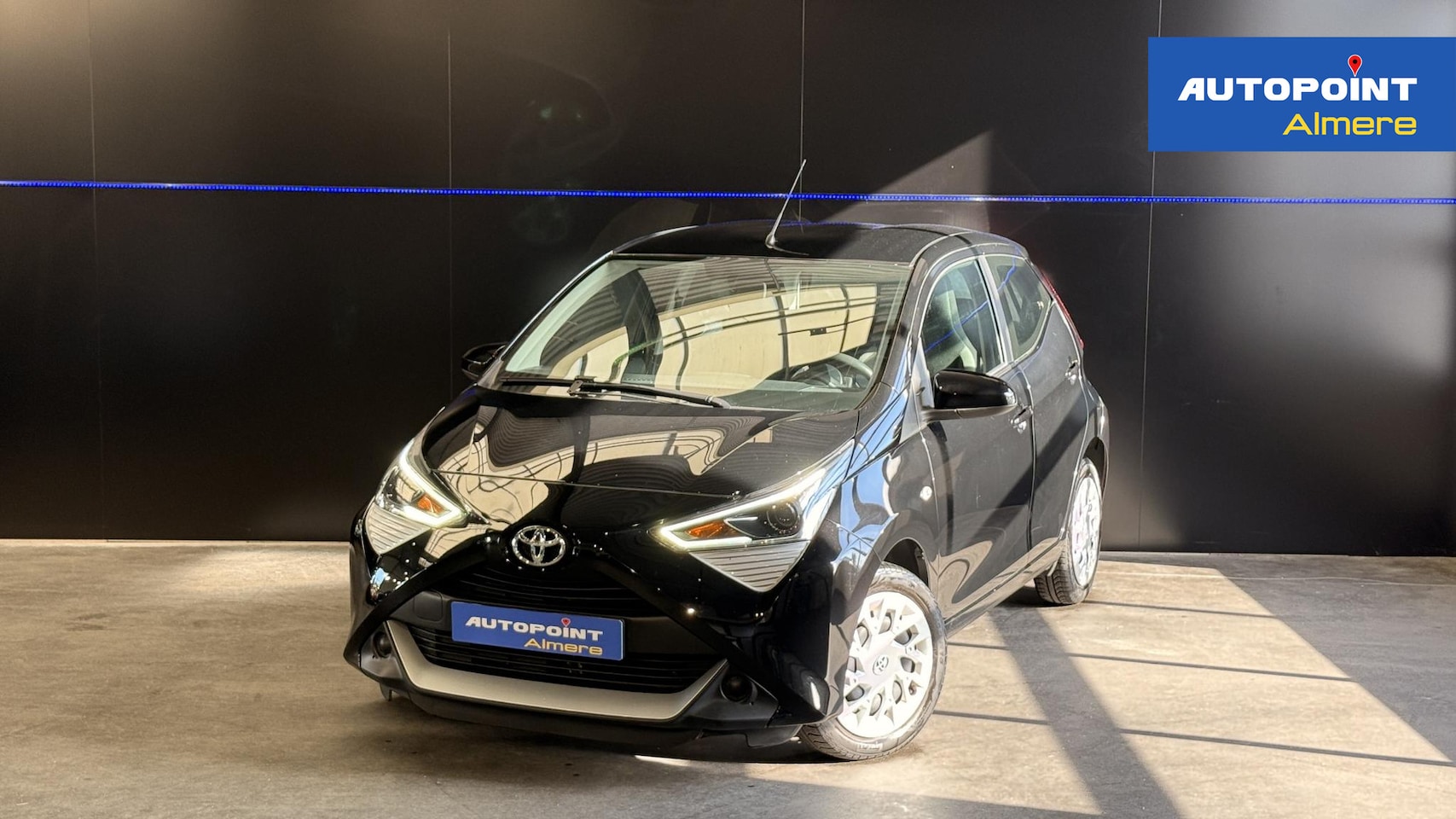 Toyota Aygo - 1.0 VVT-i x-play Camera | Airco - AutoWereld.nl