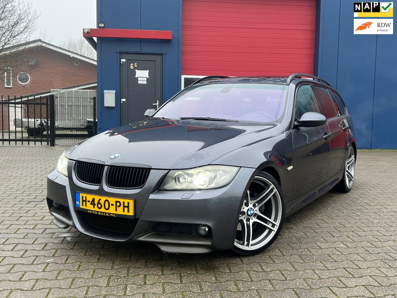 BMW 3-serie Touring - 325i High Executive | M-Pakket + Pano + Sportstoelen - AutoWereld.nl