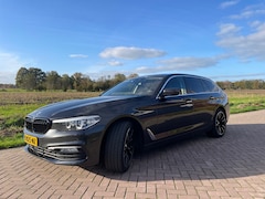 BMW 5-serie Touring - 520d High Executive BMW 5 serie 2.0 Touring AUT 2018 donker grijs