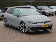 Volkswagen Golf - 1.5 eTSI R-Line Business / Panoramadak / Camera / Matrix LED / 18'' / Keyless / Navigatie