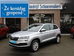 Skoda Karoq - 1.0 TSI Ambition CAMERA TREKHAAK-ELEC PANO DAB CARPLAY SFEERVERL. STOELVERW. NAVI 2xPDC LM