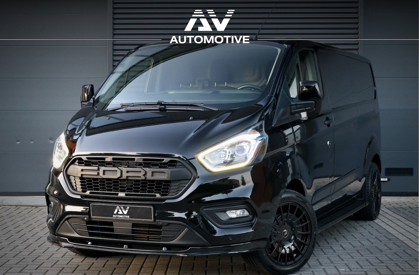 Ford Transit Custom - 300 2.0 TDCI L2H1 AUT | Nieuwstaat | Camera | CarPlay | Lane Assist | Trekhaak | PDC V+A | - AutoWereld.nl