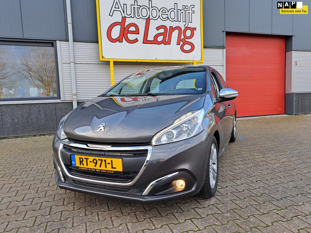 Peugeot 208 - 1.2 PureTech Blue Lion nw staat weinig km! - AutoWereld.nl