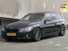 BMW 3-serie Touring - 328i High Executive Panodak Navi Sportstoelen PDC