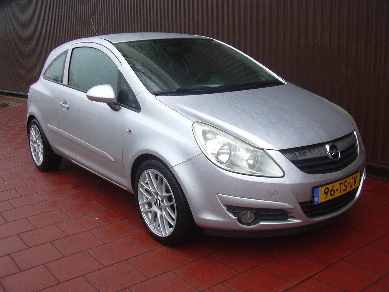 Opel Corsa - 1.2-16V Enjoy 1.2-16V Enjoy - AutoWereld.nl