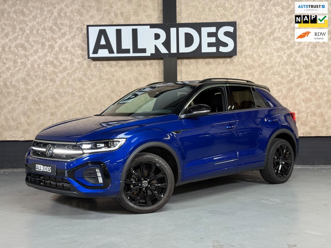 Volkswagen T-Roc - 1.5 TSI R-Line | Leer | Keyless | ACC | Stoel-/Stuurverwarming - AutoWereld.nl