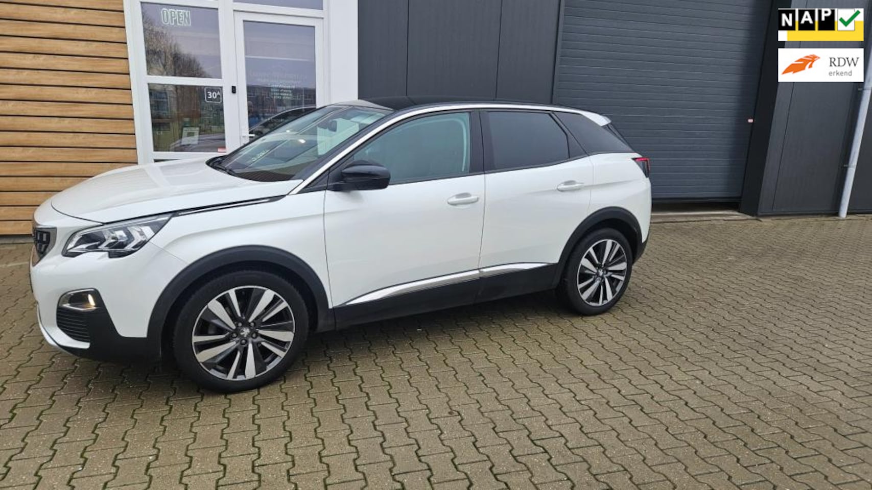 Peugeot 3008 - 1.2 PureTech Blue Lease Premium 1.2 PureTech Blue Lease Premium - AutoWereld.nl