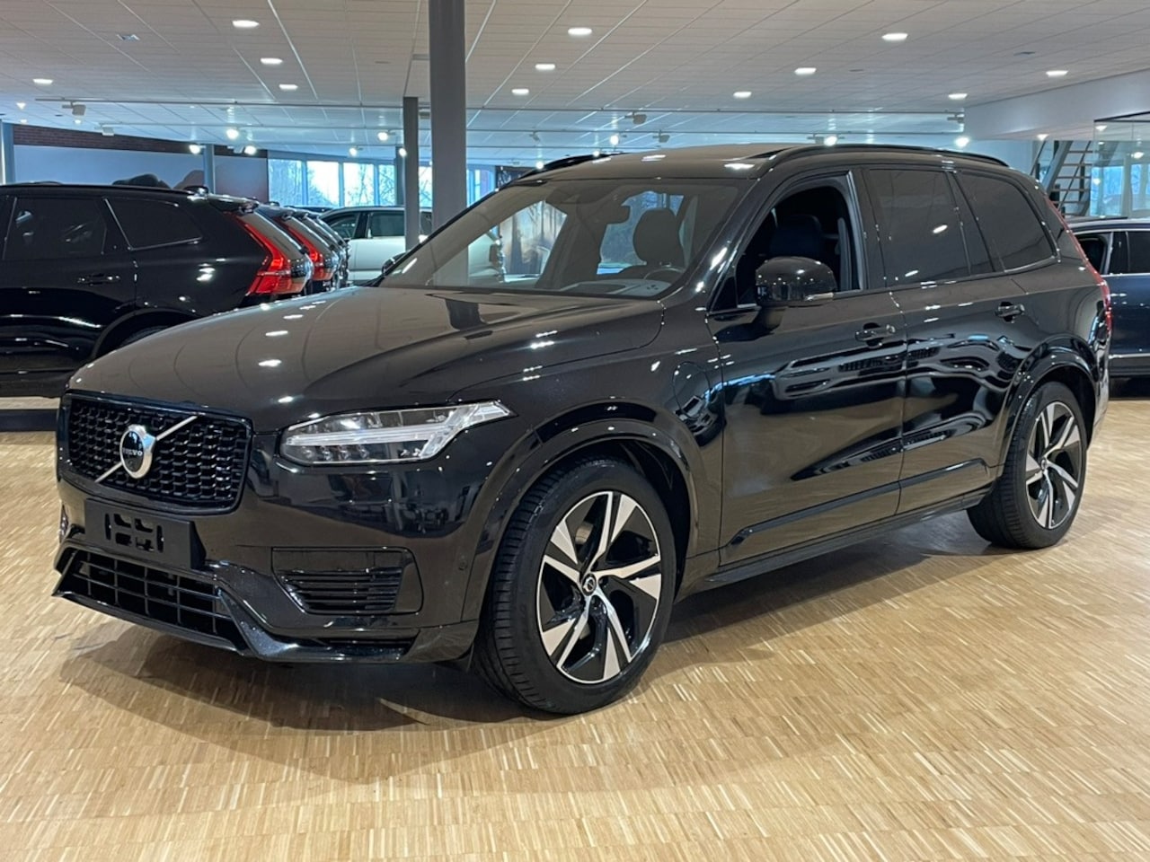 Volvo XC90 - T8 AWD Recharge R-Design | Luchtvering | Trekhaak | 360° Camera | Head-Up Display | Harman - AutoWereld.nl