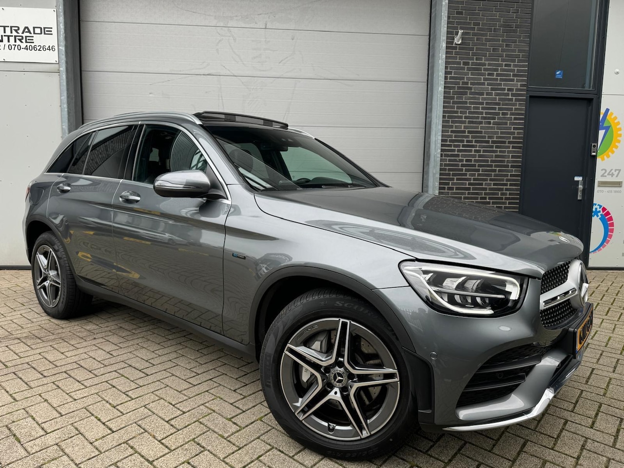 Mercedes-Benz GLC-klasse - 300e 4MATIC Premium [Pano | Camera | Dodehoek | AMG-styling] - AutoWereld.nl