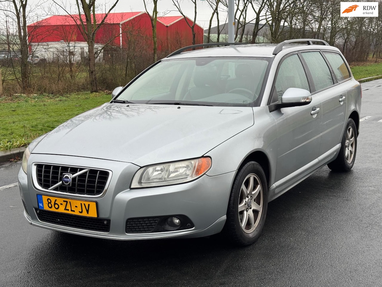 Volvo V70 - 2.0 Momentum / AIRCO / YOUNGTIMER - AutoWereld.nl