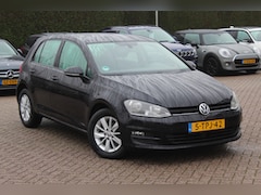 Volkswagen Golf - 1.6 TDI Highline / Navigatie / Parkeerhulp V+A / ACC / 16'' / Bluetooth / Stoelverwarming