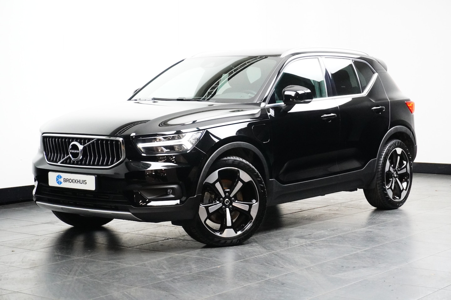 Volvo XC40 - 1.5 T5 Twin Engine Inscription | Trekhaak | Harman/Kardon audio | Memory Seat | Adaptieve - AutoWereld.nl