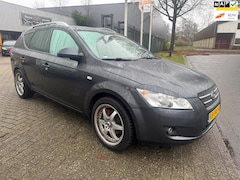 Kia Cee'd Sporty Wagon - 1.6 16v X-tra airco, elec pakket cruise, 1/2 leder, getint glas, navi , stoelverwarming,