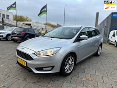 Ford Focus Wagon - 1.0 Titanium 6bak