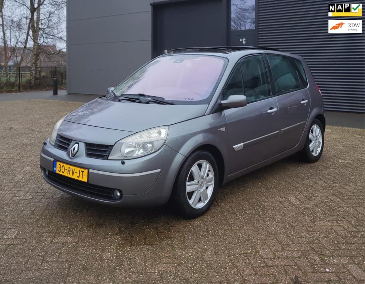 Renault Scénic - 2.0-16V Tech Line 2.0 16V Tech Line, Automaat, Clima, Pano! - AutoWereld.nl