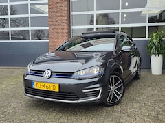 Volkswagen Golf - 1.4 TSI GTE Panoramadak |Keyless |Navi |Nap