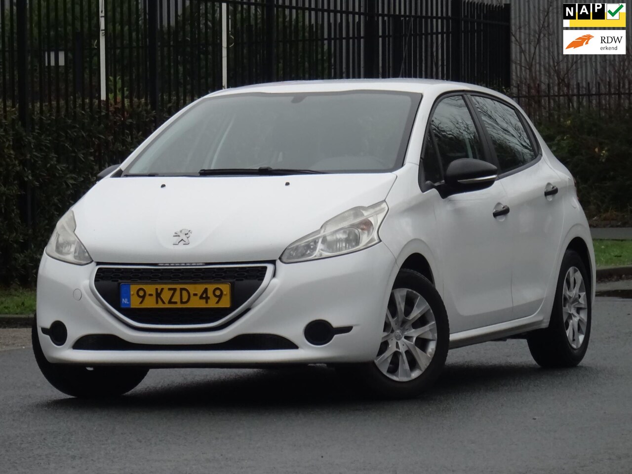 Peugeot 208 - 1.2 VTi Access 5DRS NAP/AIRCO/CRUISE/APK 2026 - AutoWereld.nl