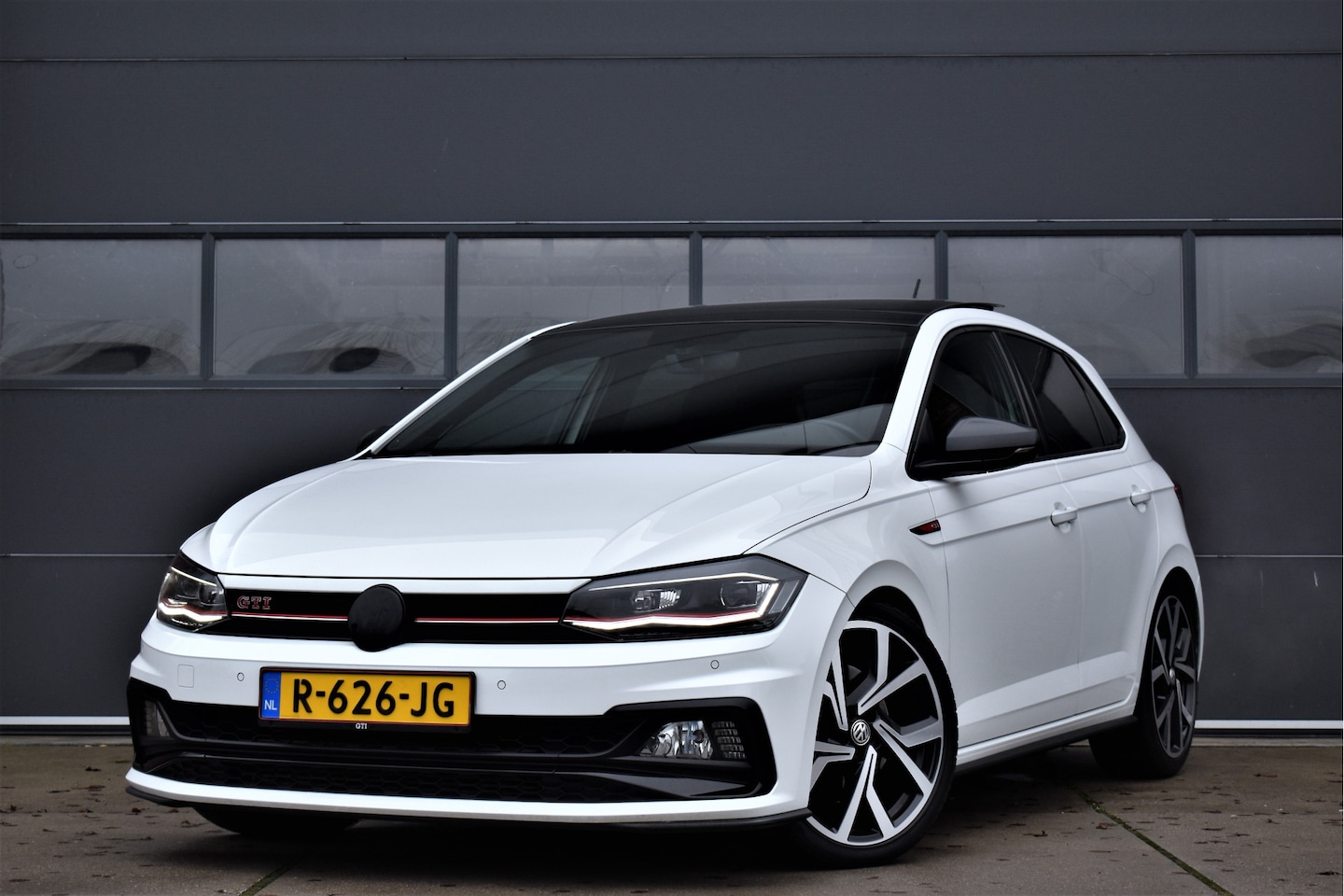 Volkswagen Polo - 2.0 TSI GTI Pano - Virt.Dash - Led - Carplay - AutoWereld.nl