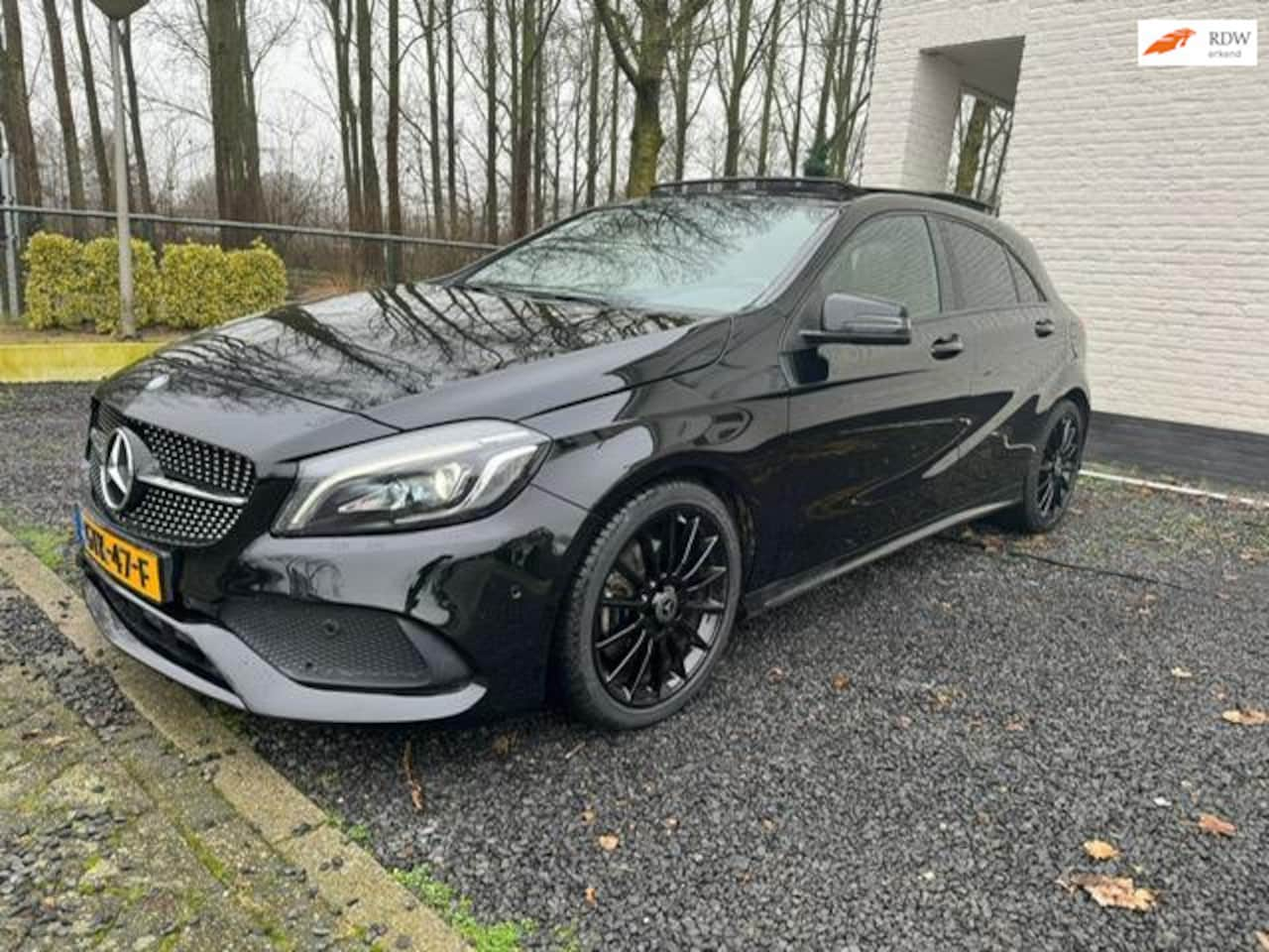 Mercedes-Benz A-klasse - 200 AMG UITGEVOERD PANORAMA LAGE KM 1STE EIGENAAR - AutoWereld.nl