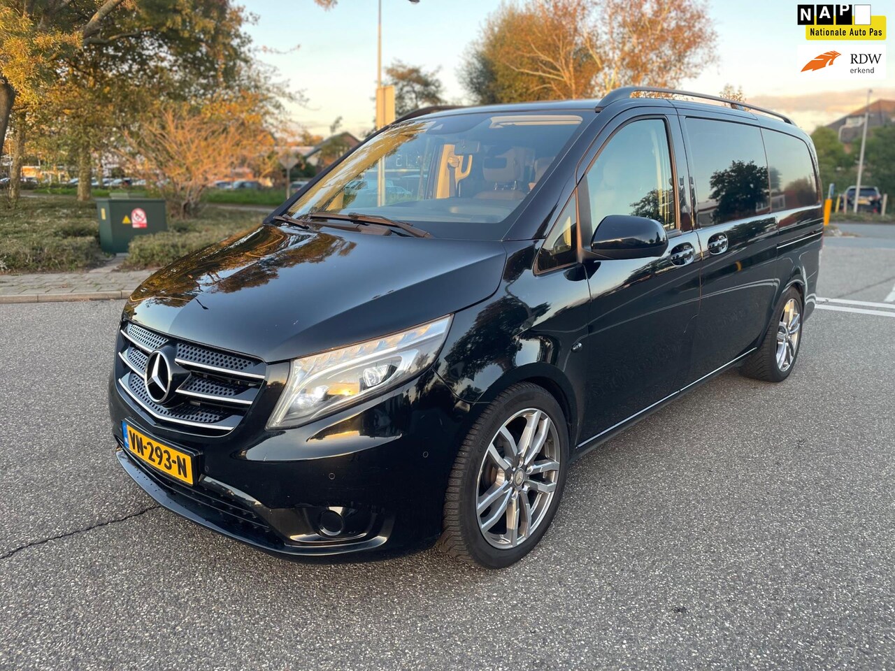 Mercedes-Benz Vito - 114 CDI Lang DC Comfort / AUTO / LED / DUB.CAB / AIRCO / CRUISE.CONT / NAV / PDC / ELEK.PA - AutoWereld.nl