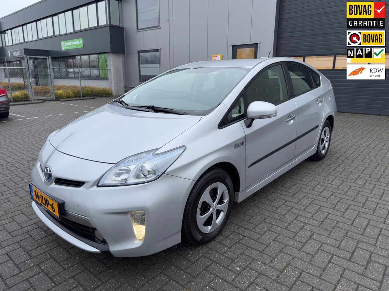 Toyota Prius - 1.8 Plug-in Aspiration / Tijdelijke Actie: 5% Korting op Alle Voertuigen! - AutoWereld.nl