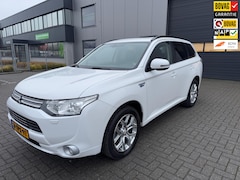 Mitsubishi Outlander - 2.0 PHEV Instyle / Tijdelijke Actie: 5% Korting op Alle Voertuigen