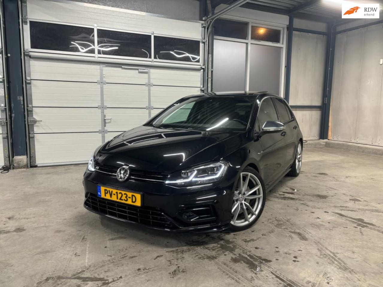 Volkswagen Golf - 2.0 TSI DSG 4Motion R |Pano|Memory|Leer| - AutoWereld.nl