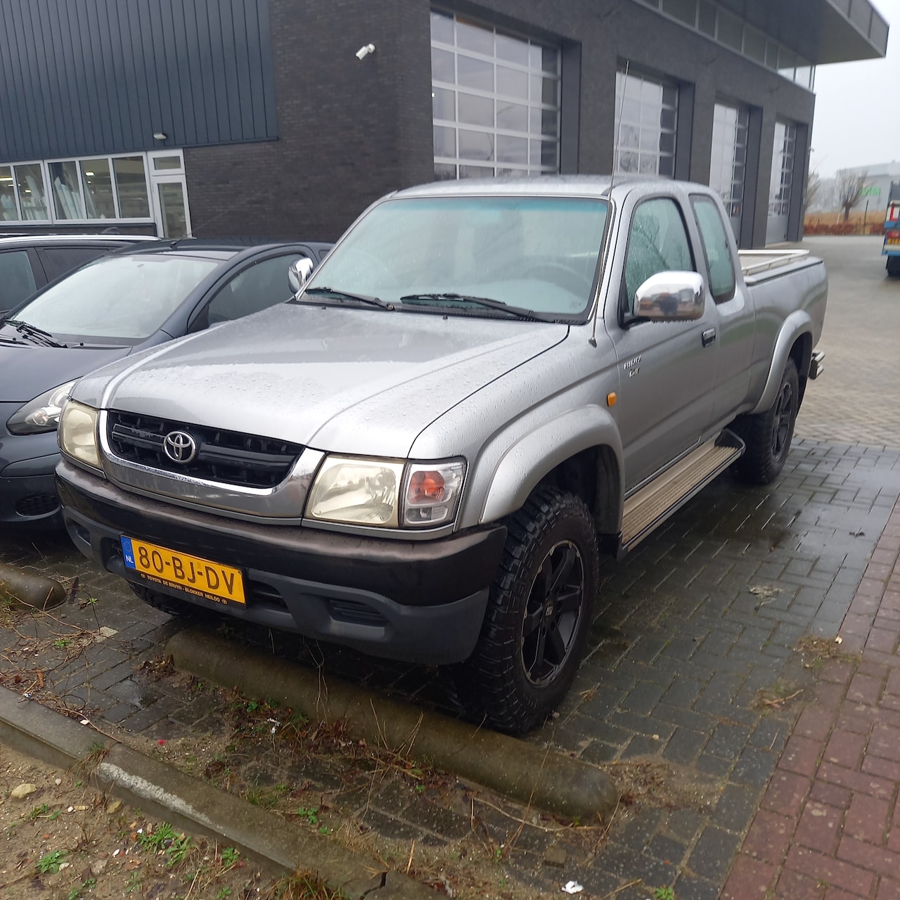 Toyota HiLux - 2.5 D4-D 100 Xtra SR5 4x4 - AutoWereld.nl