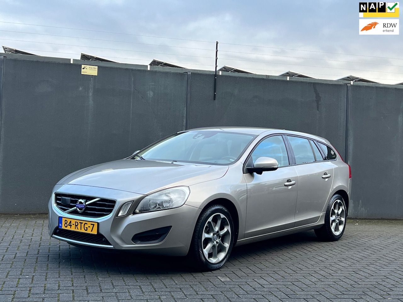 Volvo V60 - 1.6 T4 Kinetic bj.2011 Leder|Navi|Trekhaak|PDC|Nap. - AutoWereld.nl