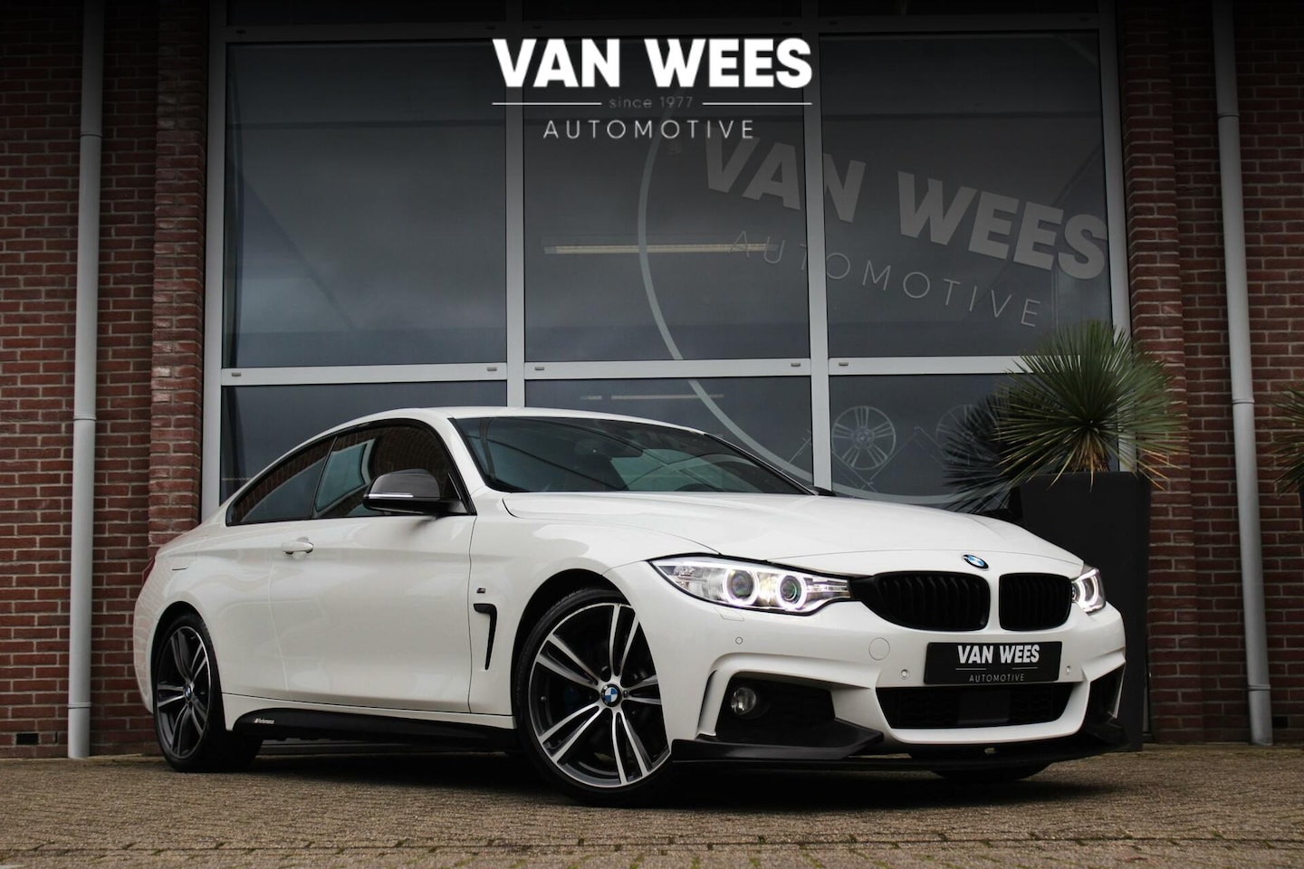 BMW 4-serie Coupé - 430i F32 High Executive M-sport | M-pakket | Individual | 19 inch | Xenon | Harman-Kardon - AutoWereld.nl