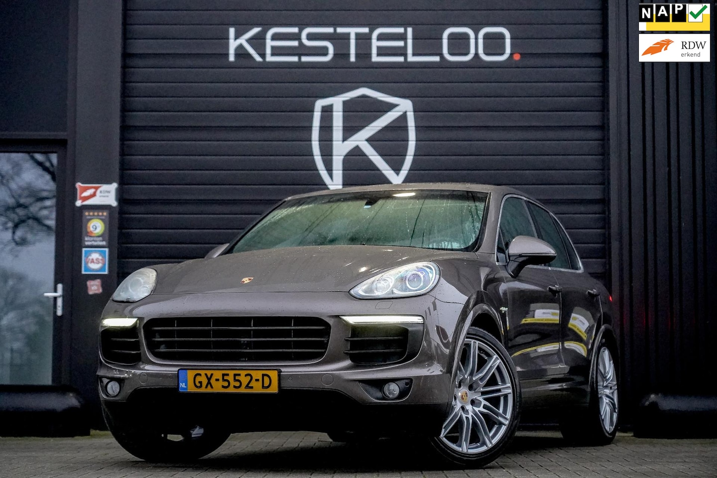 Porsche Cayenne - 3.0 S E-Hybrid PANO/LUCHTV/CAMERA/21"/STOELVERWARMING/NAP - AutoWereld.nl