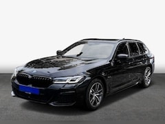 BMW 5-serie Touring - 530e M-SPORT * LASER, NAVI+, LEDER, PANORAMA, HuD, DR. ASS+, HiFi * 1e EIG - GARANTIE t/m