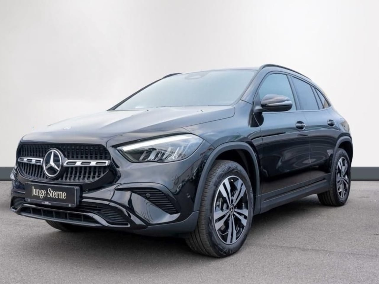 Mercedes-Benz GLA-Klasse - 250 e LUXURY ** LED, MBUX+, PANORAMA, TREKH, VERW. STUUR, PRIVACY ** Slechts 4.049km. - EX - AutoWereld.nl